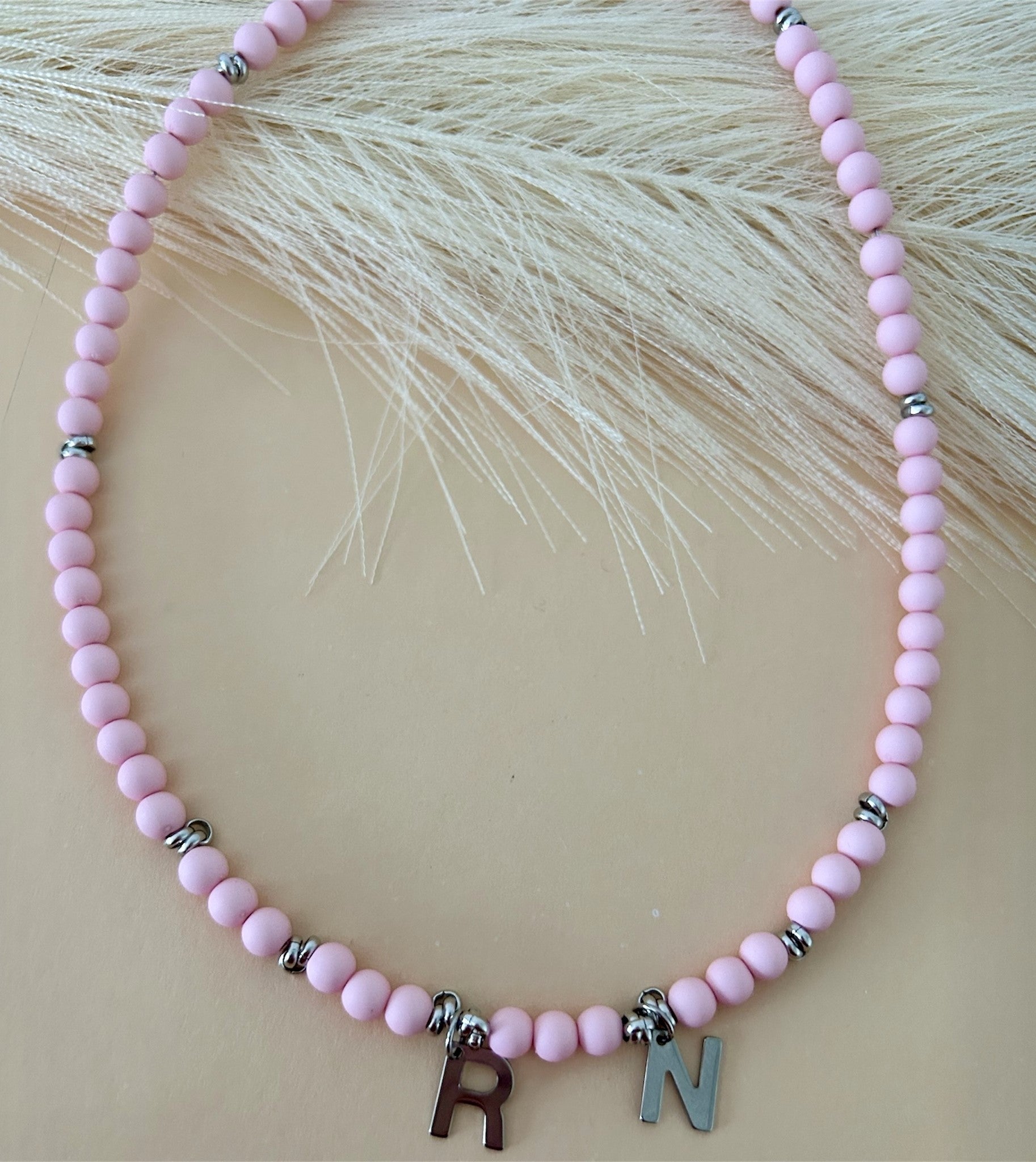 Collana con perline colorate e Iniziale - Personalizzata e Waterproof