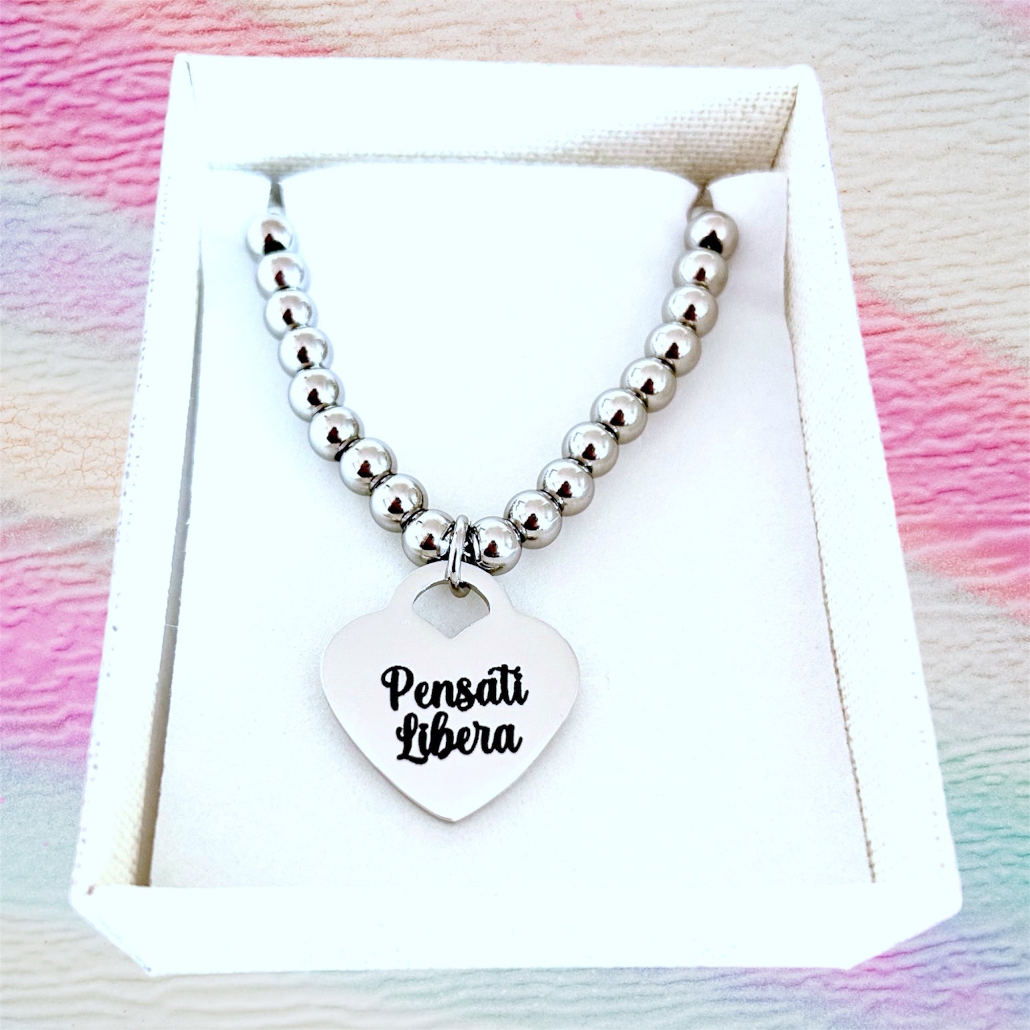Bracciale donna personalizzato con incisione sul ciondolo a cuore - Regalo amica