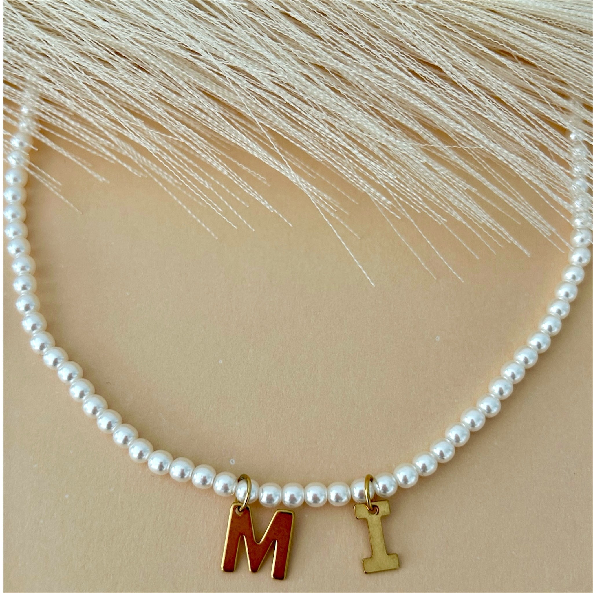 Suyi Collana Girocollo Con Perline Colorate E Iniziale A Cuore - Lettera A-Z - Acciaio Inox E Perline - Lunghezza 40+5 Cm - Regalo Estivo