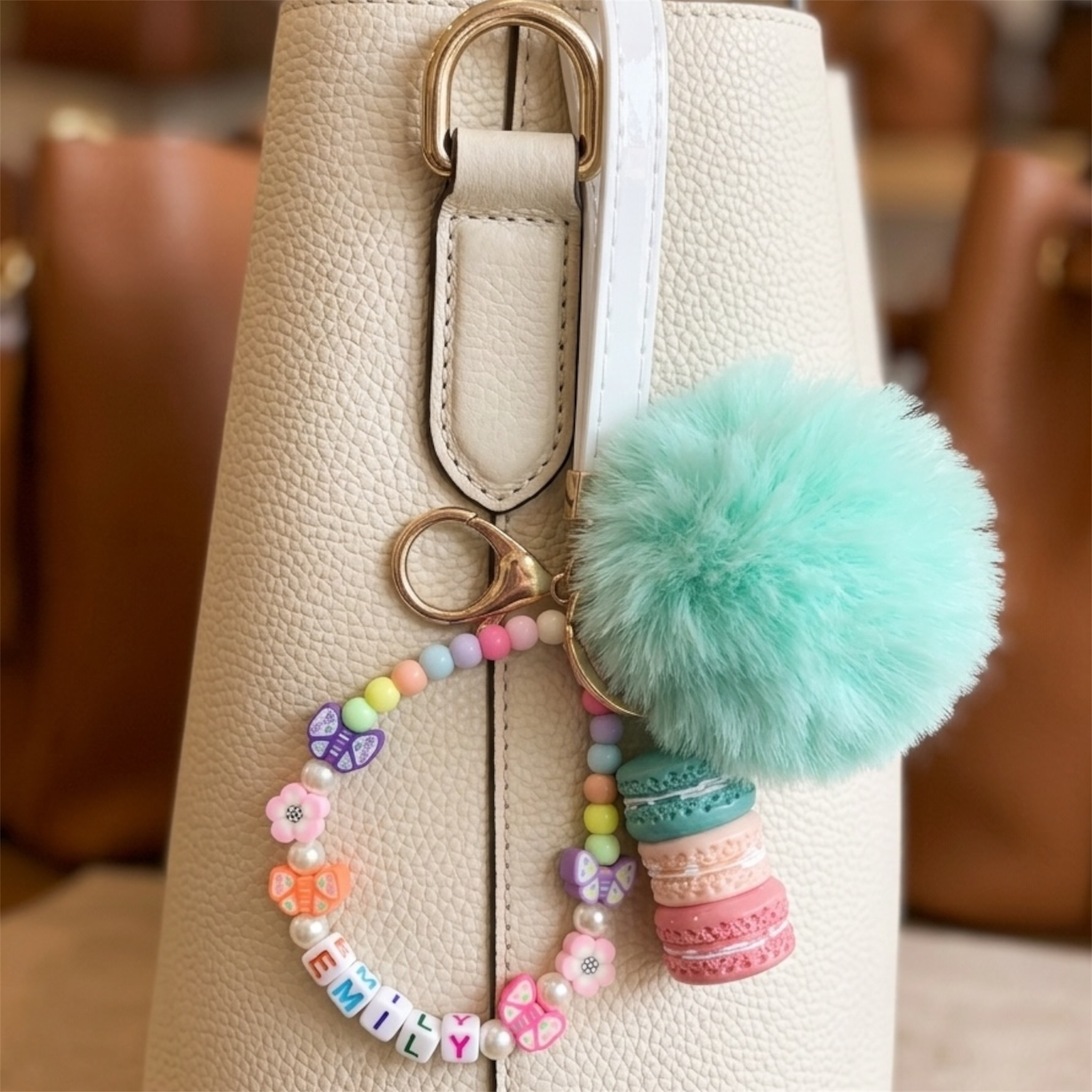 Charm Bag Macaron con PonPon e Phone Beads con Nome | Personalizzato