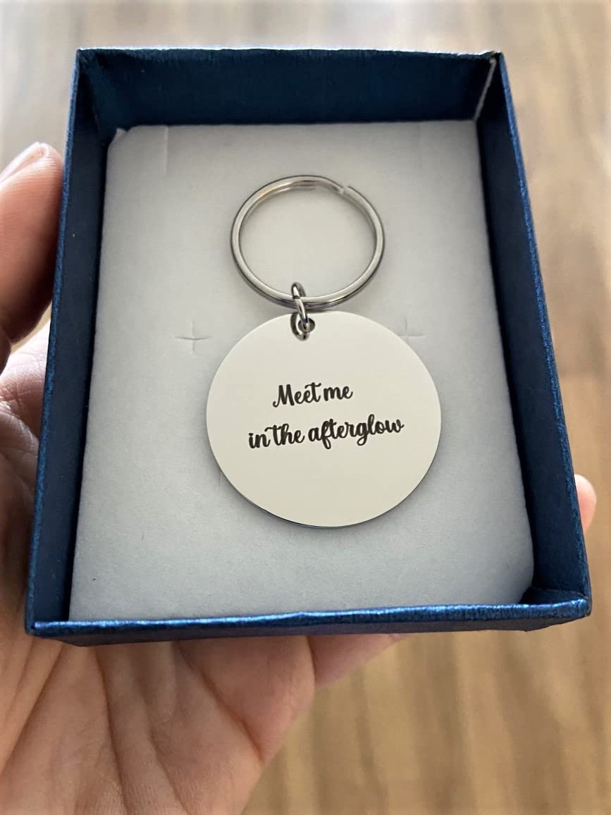 When a door closes, a Prosecco opens! Personalized stainless steel key ring with dedication 